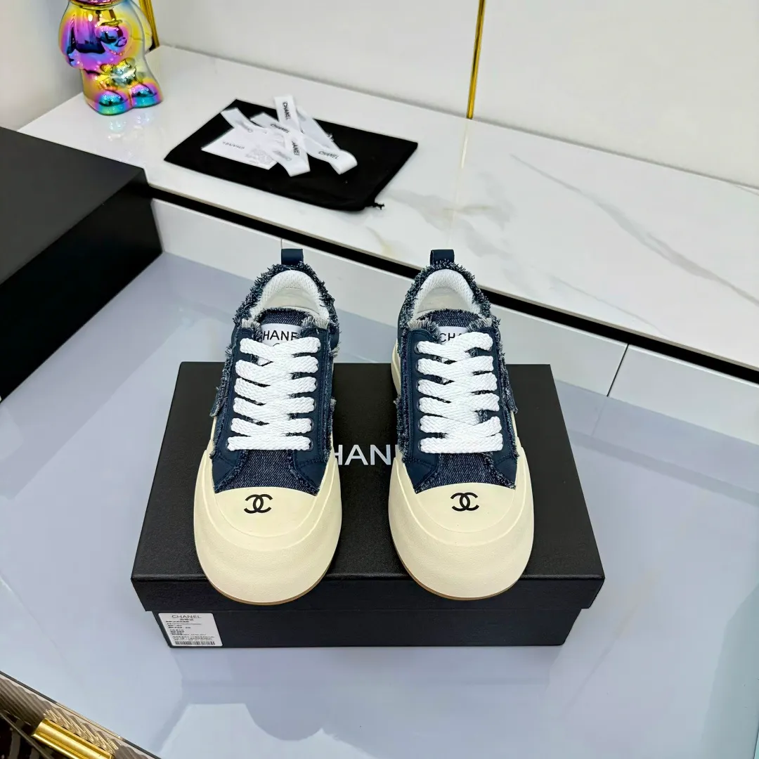 👟👟Ex-factory price 620👟👟 Chanel bread shoes ~ original calfskin panda shoes Chanel 25C latest hot style panda black and white sports shoes casual sneakers Xiaoxiang hot item classic black and white panda color coco girls must pay Fabric: original custom mixed sheepskin lining: original imported breathable mesh lining outsole: Original molded rubber + TPU combination Size: Women's 35-41 Buy now👉